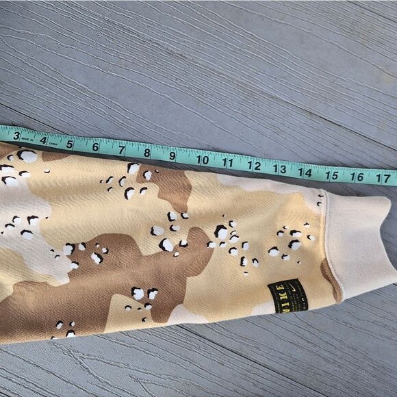 NIKE SPORTSWEAR CLUB FLEECE CROPPED WOMENS CAMO HOODIE MEDIUM NWT MSRP $70 - Picture 11 of 16